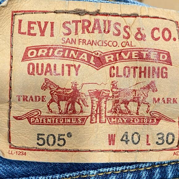 LEVI’S 505 Straight Fit Jeans 40 x 30 Medium Wash Classic Denim - Picture 8 of 10